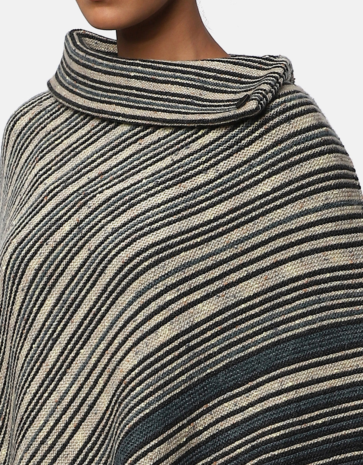 Woolen Checkered Poncho for Women - Stylish & Warm – Newcastle